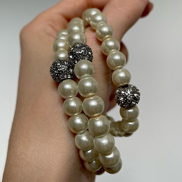 Three strand pearl and rhinestone bracelet - Picture 1 of 3